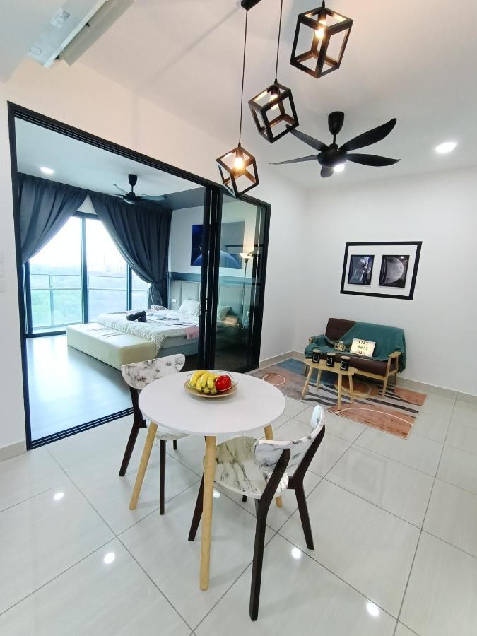 C1113 Almas Suites Galaxy Space Netflix By Stay Nusajaya  Exterior photo